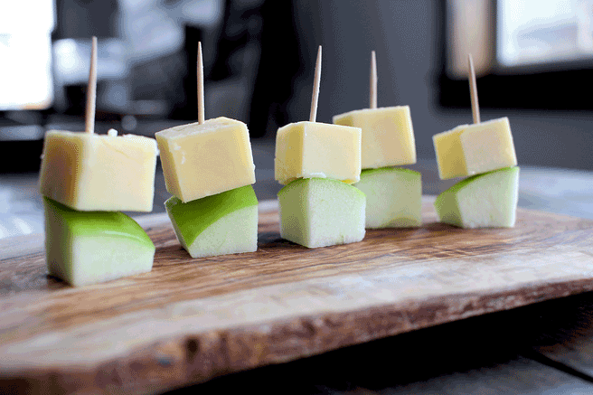 Granny Smith Apples & Sharp Cheddar